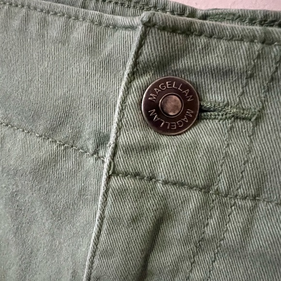 Magellan Woman’s Shorts (size:14) - Picture 7 of 9